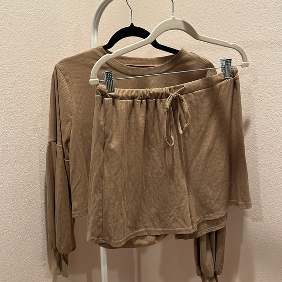 2 Piece Lounge Set - Picture 4 of 8